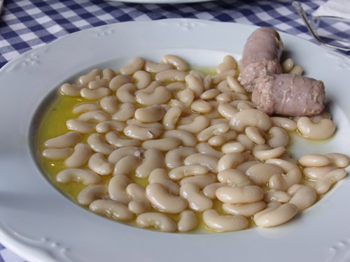 Judías con butifarra