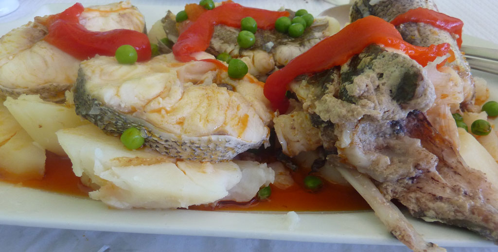 Restaurante Beiramar en pueblo de Caion en Laracha. Caldeira de pescado Restaurante Beiramar en pueblo de Caion en Laracha. Caldeira de pescado